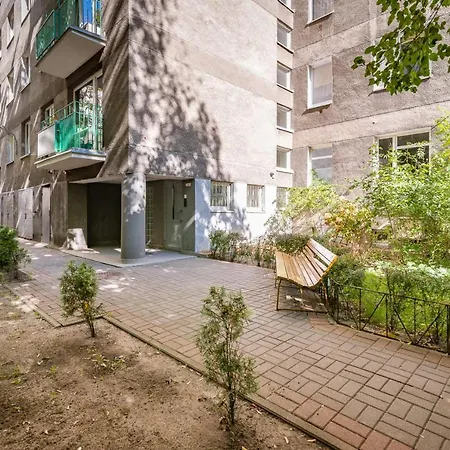 W Rent Like - Hoza 36 Varşova